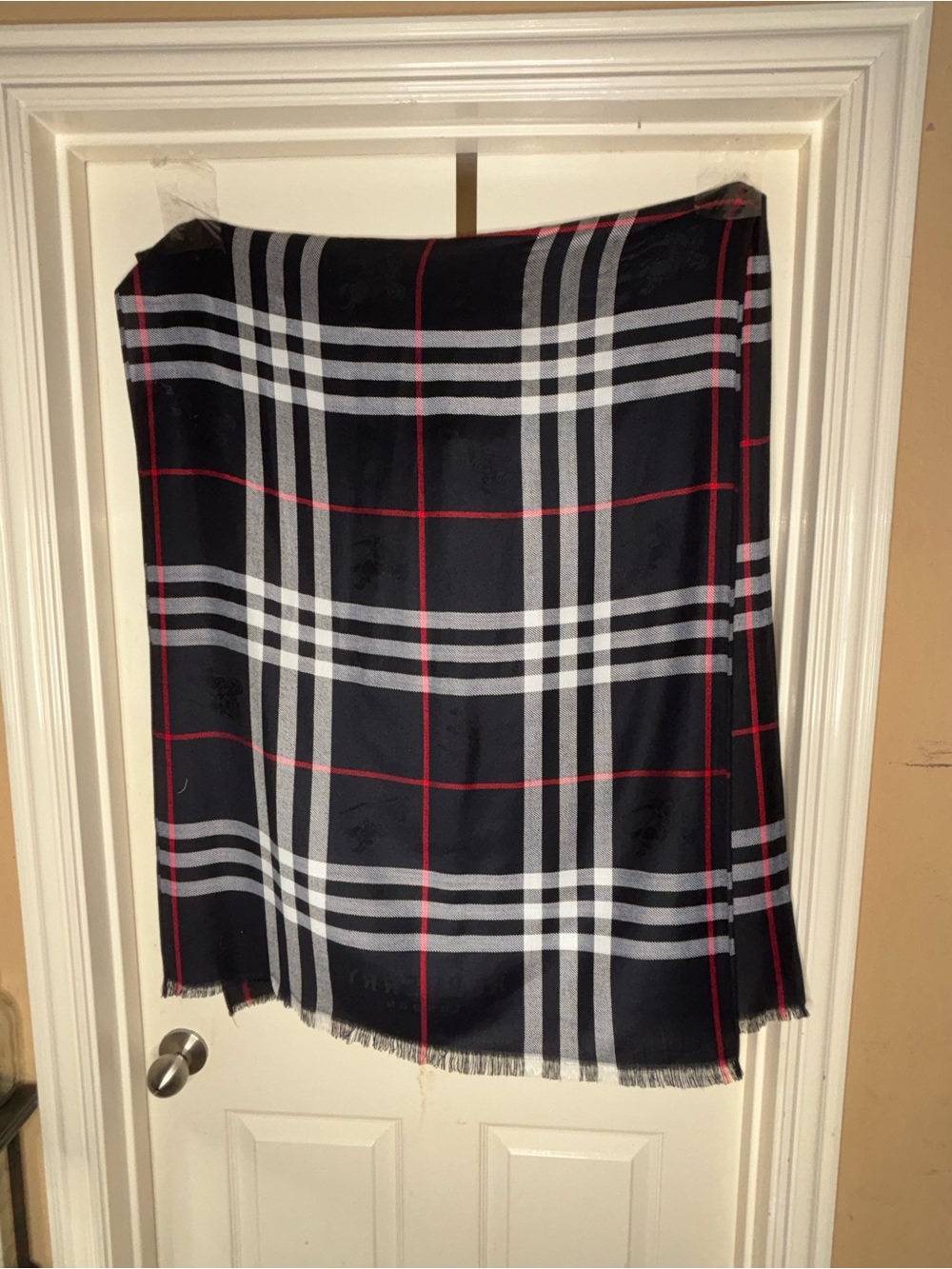 Burberry The Classic Check Cashmere Scarf for Women - 28”X73” - Picture 3 of 7